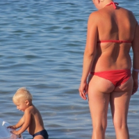 Candid beach and bikini babes 47108838hjY.jpg