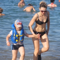 Candid beach and bikini babes 47108837wux.jpg