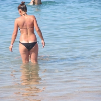 Candid beach and bikini babes 47109493fUh.jpg