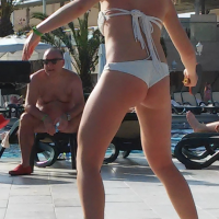 Candid beach and bikini babes 1442586601131.png