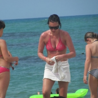 Beach and bikini babes 31987233nsW.jpg