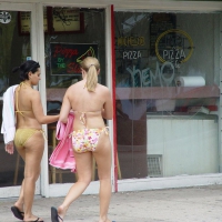 Beach and bikini babes 44044960sdA.jpg