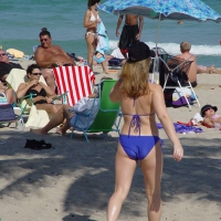 Beach and bikini babes 44045059HkT.jpg