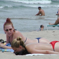 Beach and bikini babes 44045074xtA.jpg