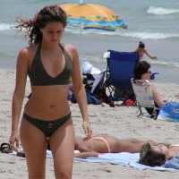 Beach and bikini babes 44045080Hil.jpg
