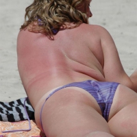 Beach and bikini babes 44045077qnn.jpg