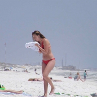 Beach and bikini babes 44045084Llk.jpg