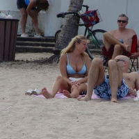 Beach and bikini babes 44045153IBt.jpg