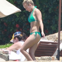 Sexy actress Hayden Panettiere paparazzi pics hayden_panettiere_05.jpg