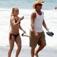 Sexy actress Hayden Panettiere paparazzi pics hayden_panettiere_14_003.jpg