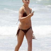 Sexy actress Hayden Panettiere paparazzi pics hayden_panettiere_16_003.jpg