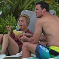 Sexy actress Hayden Panettiere paparazzi pics hayden_panettiere_15_002.jpg
