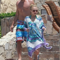 Sexy actress Hayden Panettiere paparazzi pics hayden_panettiere_bikini_sexy_01.jpg