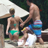 Sexy actress Hayden Panettiere paparazzi pics hayden_panettiere_bikini_sexy_06.jpg