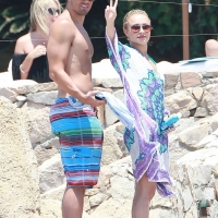 Sexy actress Hayden Panettiere paparazzi pics hayden_panettiere_bikini_sexy_05.jpg