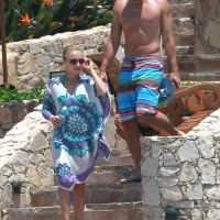 Sexy actress Hayden Panettiere paparazzi pics hayden_panettiere_bikini_sexy_02.jpg