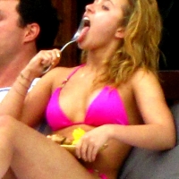 Sexy actress Hayden Panettiere paparazzi pics Hayden_Panettiere6.jpg