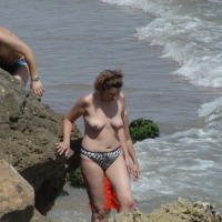 Sexy mature girls on Vilanova topless beach 0010.jpg