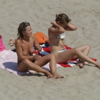 Sexy mature girls on Vilanova topless beach 0037.jpg