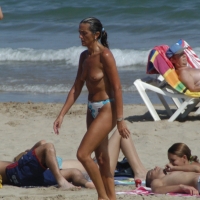 Sexy mature girls on Vilanova topless beach 0050.jpg