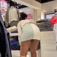 Hot ebony ass and pokies