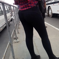 Candid jeggings booty