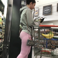 Brunette with a bubble
