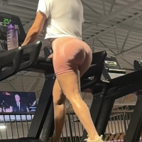 Big booty Latina milf