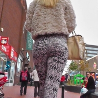 Blonde jiggle