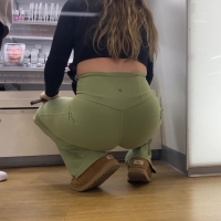 Candid blonde chick in green flared leggings with vtl and a wedgie IMG_2376.MOV-2023-01-10-16h52m41s861.jpg