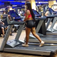 Petite gym hottie