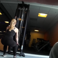 Gym blonde working out
