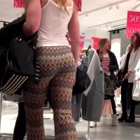 Blonde and brunette in leggings