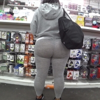 Candid extra thick chick in tight grey leggings C&G472.mp4-2023-01-13-15h05m48s261.jpg