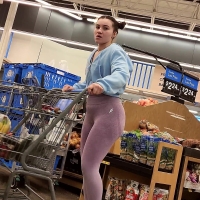 Sexy candid big booty college chick grocery shopping in ruched leggings Super Fine College Babe In Pink DYE Leggings_1.mp4-2023-01-13-16h16m51s450.jpg