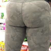 Camo milf booty