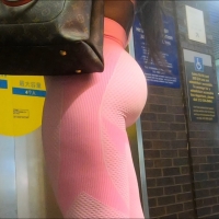 Candid ebony babe with an incredible bubble butt in pink leggings at the train station Screenshot (253).jpg