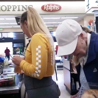 Sexy candid blonde girl with a great ass and vpl in line in grey leggings GrnyTrdToblckMe.mp4-2023-01-21-08h54m49s446.jpg