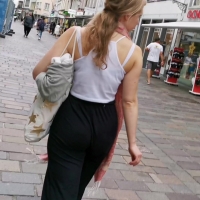 Beautiful candid blonde chick with a nice ass and vtl in tight black pants YouCut_20230106_142006255.mp4-2023-01-21-11h52m05s980.jpg