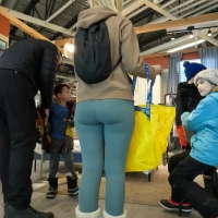 Candid sexy blonde milf with a nice ass in teal leggings spikmf.mp4-2023-01-22-07h55m47s346.jpg
