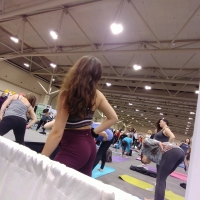 Sexy candid yoga babe