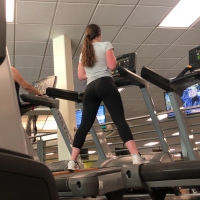 Treadmill gym hottie