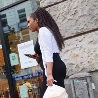 Ebony ass in leggings