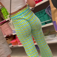 Sexy candid slim babe with a hungry little ass in colorful patterned leggings JuicyJigglyTightLeggingsBubblebutts_FULL_4K.mp4-2024-01-26-16h10m23s306.jpg