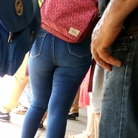 Thick jeans booty