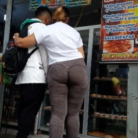 Candid Latina babe with a sexy round ass in brown leggings very yummy booty.mp4-2024-01-28-11h06m47s873.jpg