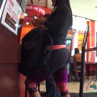 Bubble butt in leggings