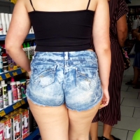 PAWG redhead in shorts