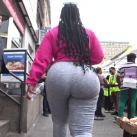 Candid ebony babe with a huge bubble butt in grey leggings C&G430.mp4-2023-02-01-06h19m16s694.jpg