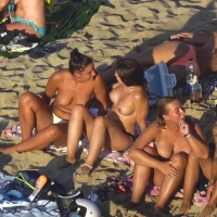 Compilation of sexy candid topless beach girls with nice tits and asses in thongs beachscenes4_4K.mp4-2024-02-01-15h50m34s217.jpg